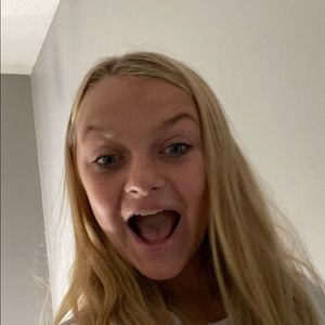 Meet your Posher, Ava